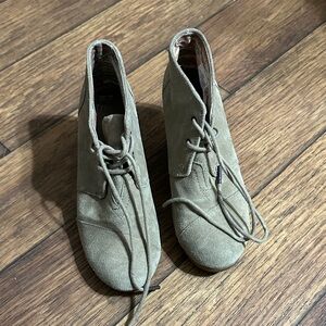 Toms Women's Lace-Up Boots in Tan Suede